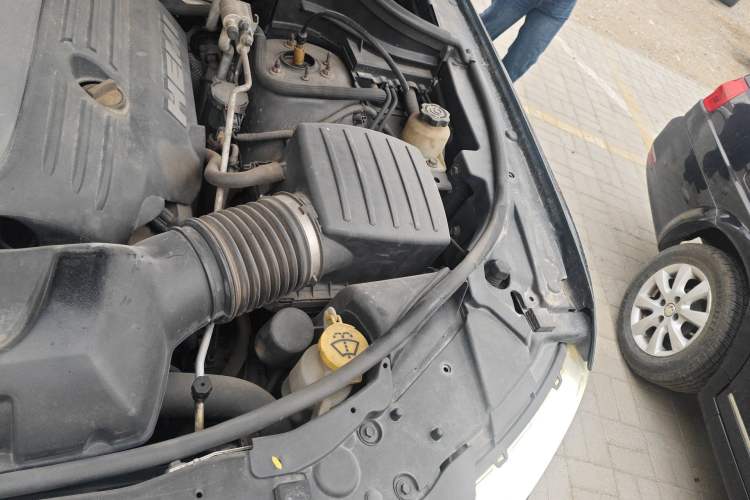 Used Jeep Grand Cherokee 2011 5.7L Flagship Navigation Edition Engine Bay Left