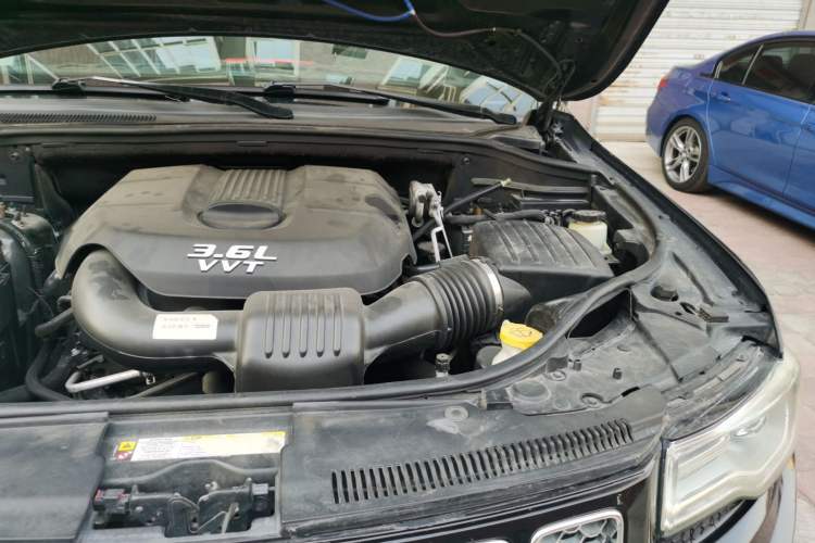 Used Jeep Grand Cherokee 2011 Revised 3.6L Luxury Navigation Edition Engine Bay Left