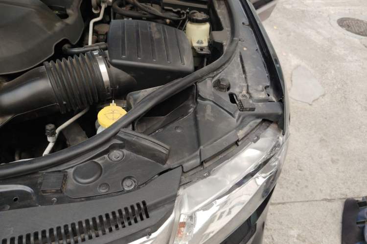 Used Jeep Grand Cherokee 2011 3.6L Flagship Edition Engine Bay Left