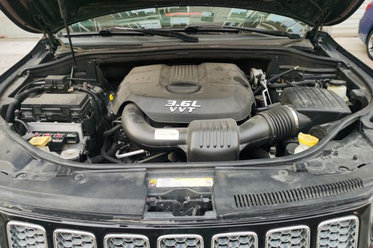 Used Jeep Grand Cherokee 2011 Revised 3.6L Luxury Navigation Edition Engine Bay