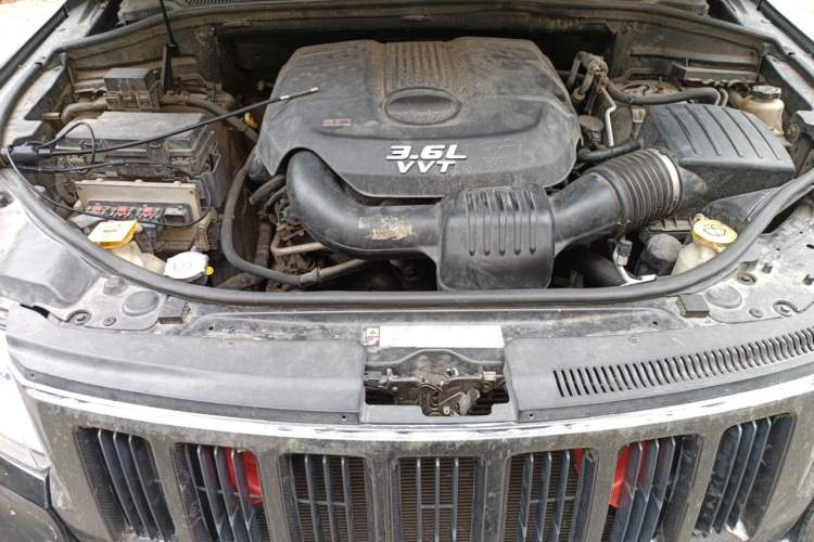 Used Jeep Grand Cherokee 2011 Revised 3.6L Classic Edition Engine Bay
