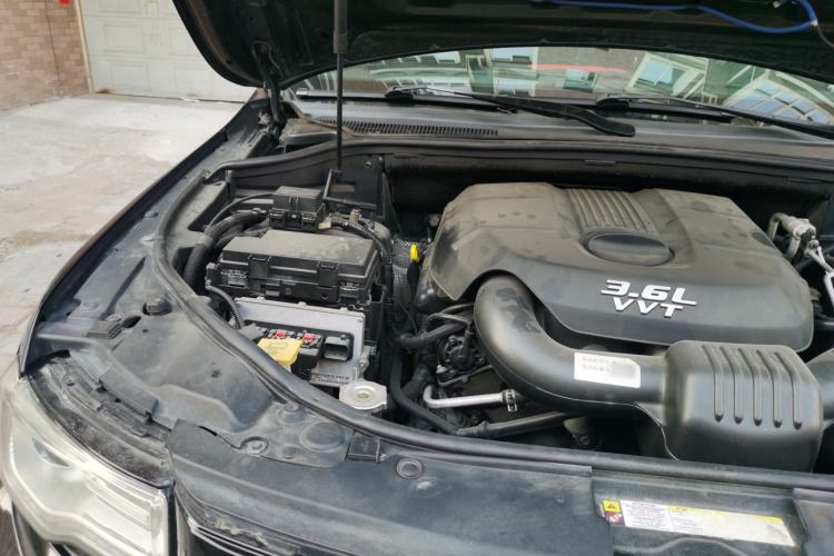 Used Jeep Grand Cherokee 2011 Revised 3.6L Luxury Navigation Edition Engine Bay Right
