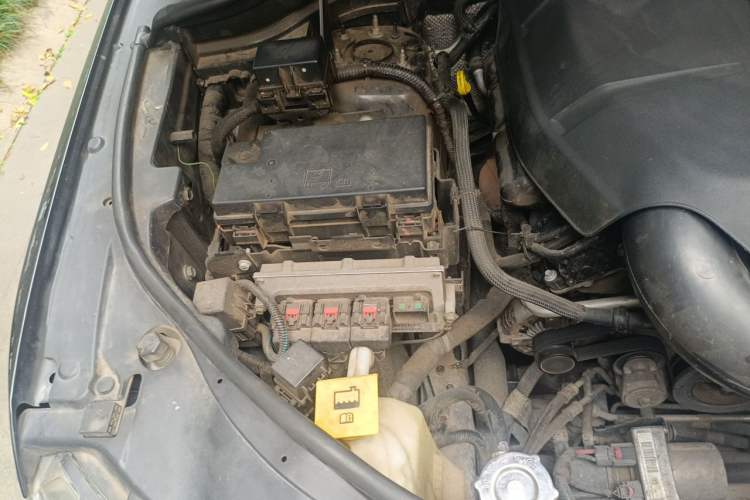 Used Jeep Grand Cherokee 2011 3.6L Luxury Navigation Edition Engine Bay Right