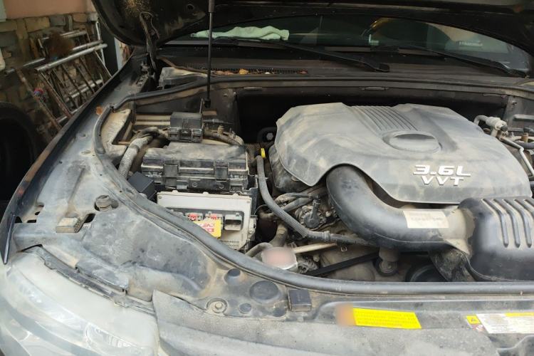 Used Jeep Grand Cherokee 2011 3.6L Flagship Edition Engine Bay Right