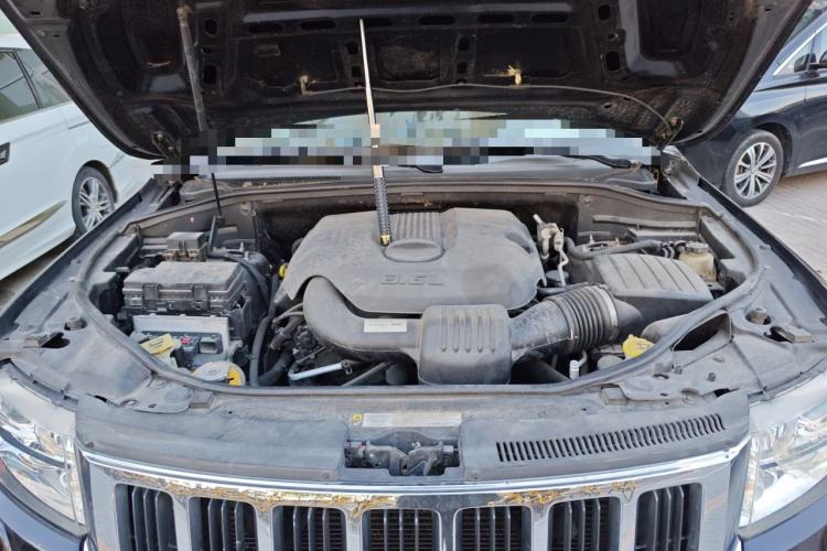 Used Jeep Grand Cherokee 2011 Revised Version 3.6L Comfort Edition Engine Bay