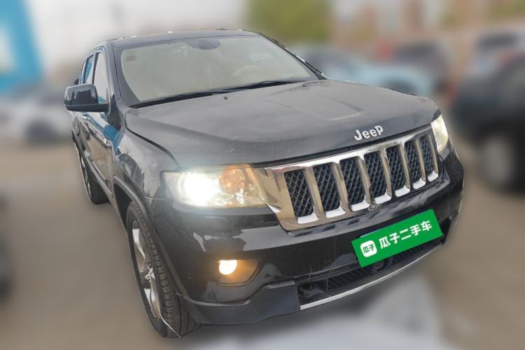 Used Jeep Grand Cherokee 2011 5.7L Flagship Navigation Edition Front Right 45 Deg
