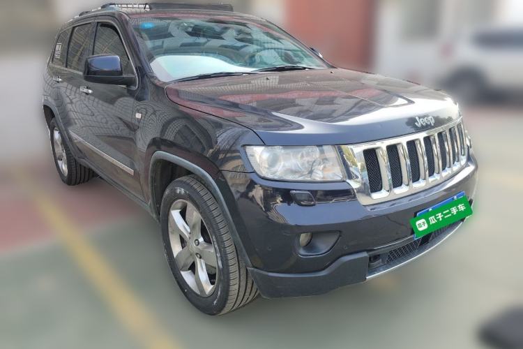 Used Jeep Grand Cherokee 2011 5.7L Flagship Navigation Edition Front Right 45 Deg