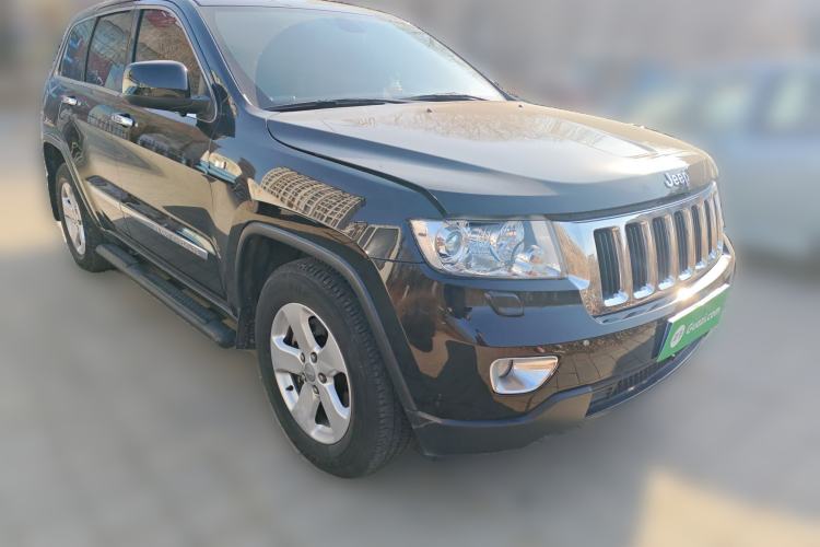 Used Jeep Grand Cherokee 2011 3.6L Comfort Edition Front Right 45 Deg