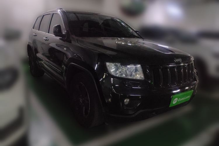 Used Jeep Grand Cherokee  Front Right 45 Deg