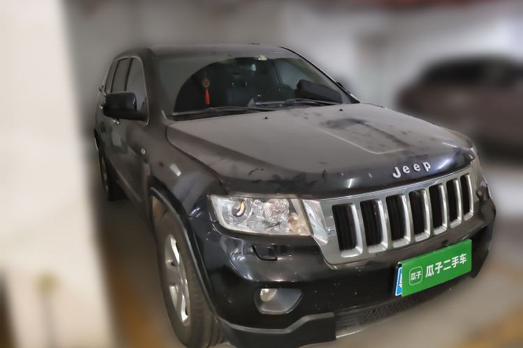 Used Jeep Grand Cherokee 2011 3.6L Luxury Edition Front Right 45 Deg