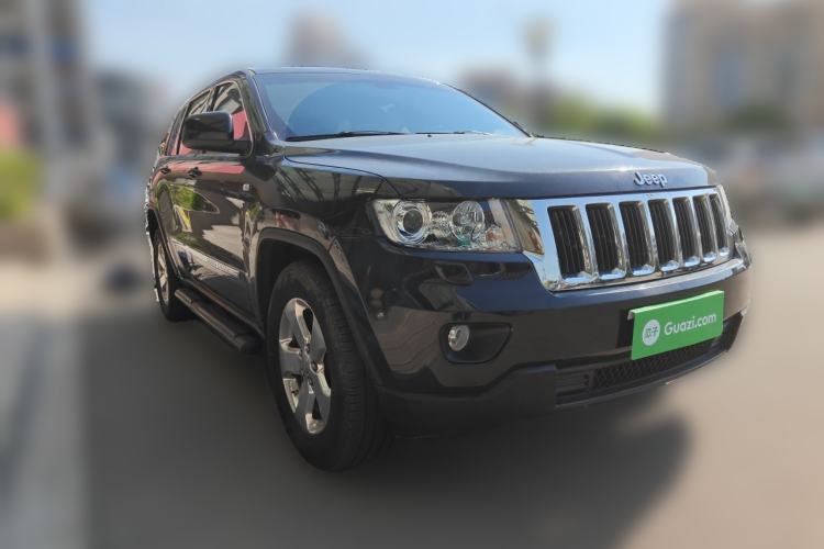 Used Jeep Grand Cherokee 2011 Revised Version 3.6L Comfort Edition Front Right 45 Deg