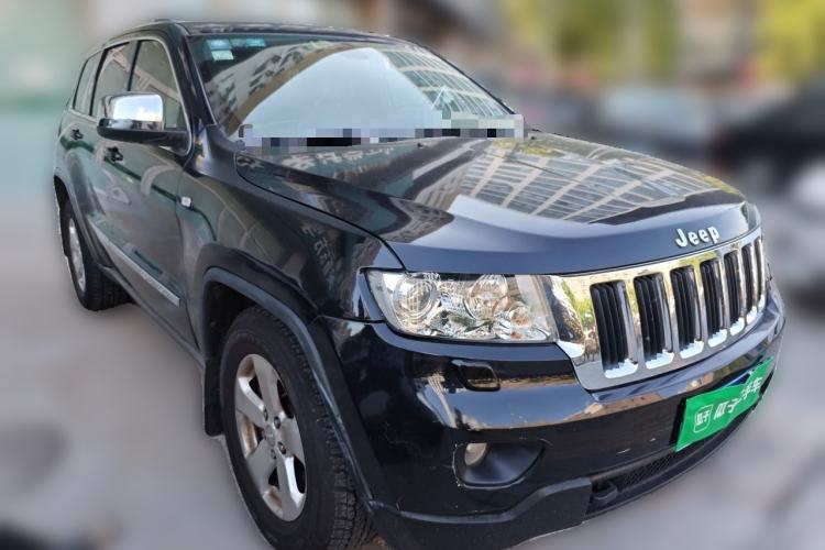 Used Jeep Grand Cherokee 2011 Revised Version 3.6L Comfort Edition Front Right 45 Deg