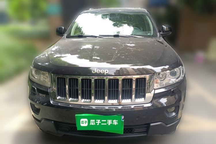 Used Jeep Grand Cherokee 2011 3.6L Luxury Navigation Edition Front