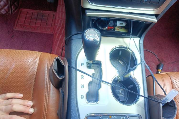 Used Jeep Grand Cherokee 2011 3.6L Luxury Edition Gear Lever