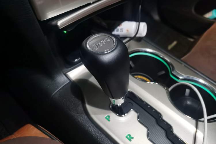 Used Jeep Grand Cherokee  Gear Lever