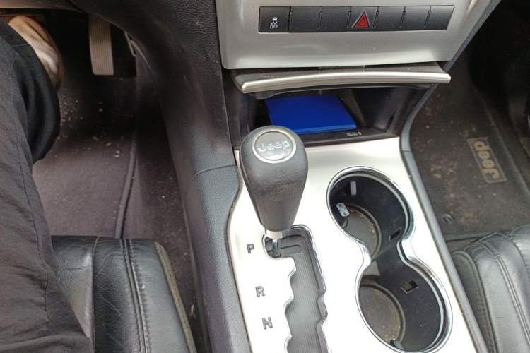 Used Jeep Grand Cherokee 2011 Revised 3.6L Classic Edition Gear Lever
