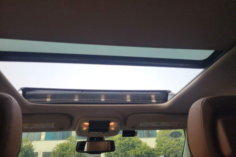 Used Jeep Grand Cherokee 2011 5.7L Flagship Navigation Edition Headliner