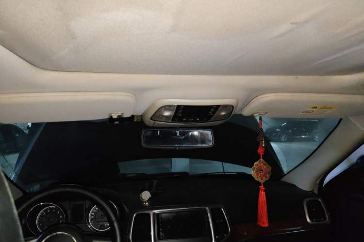 Used Jeep Grand Cherokee 2011 3.6L Luxury Edition Headliner