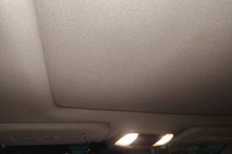 Used Jeep Grand Cherokee 2011 3.6L Luxury Edition Headliner