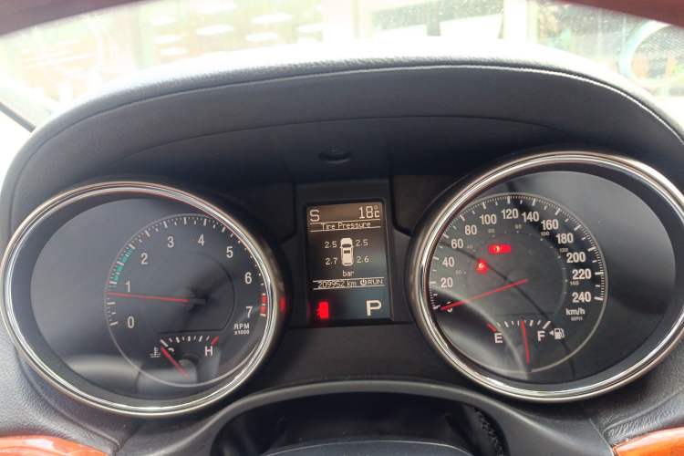 Used Jeep Grand Cherokee 2011 3.6L Luxury Edition Instrument Cluster