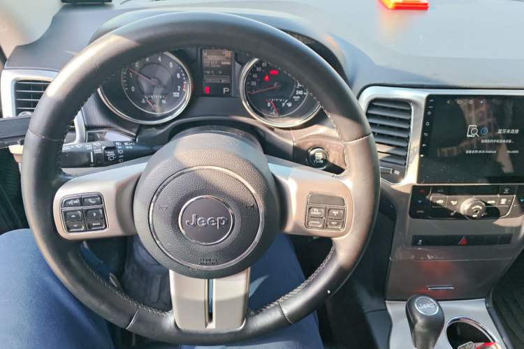 Used Jeep Grand Cherokee 2011 3.6L Comfort Edition Instrument Cluster