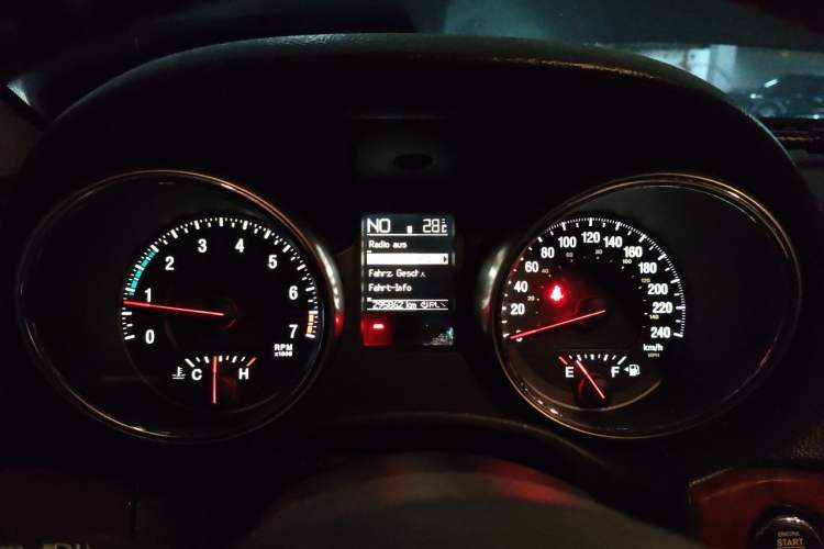 Used Jeep Grand Cherokee 2011 3.6L Luxury Edition Instrument Cluster