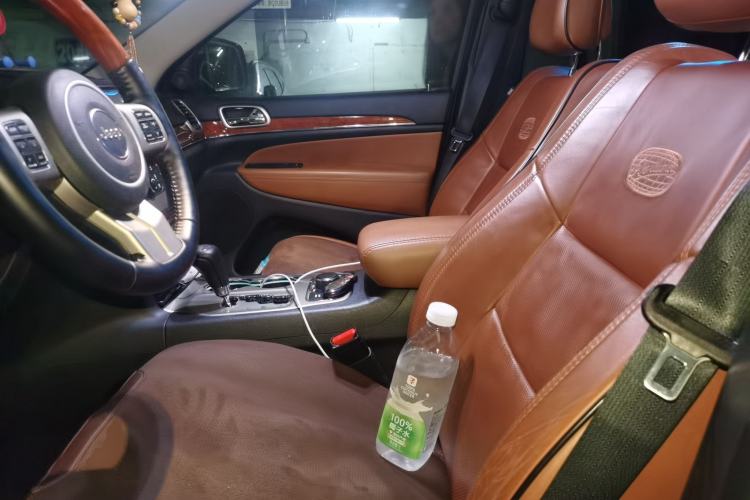 Used Jeep Grand Cherokee  Left Front Seat