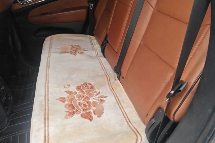 Used Jeep Grand Cherokee 2011 5.7L Flagship Navigation Edition Left Rear Seat