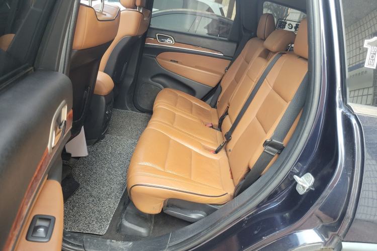 Used Jeep Grand Cherokee 2011 5.7L Flagship Navigation Edition Left Rear Seat