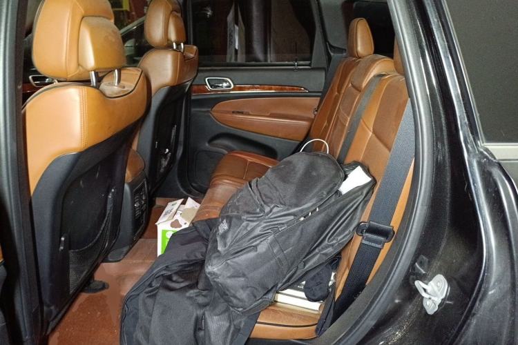 Used Jeep Grand Cherokee 2011 3.6L Flagship Edition Left Rear Seat