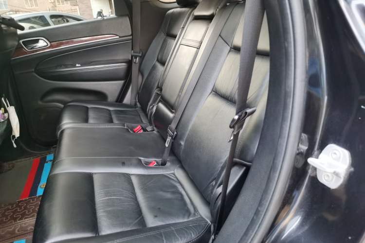 Used Jeep Grand Cherokee 2011 Revised 3.6L Luxury Navigation Edition Left Rear Seat