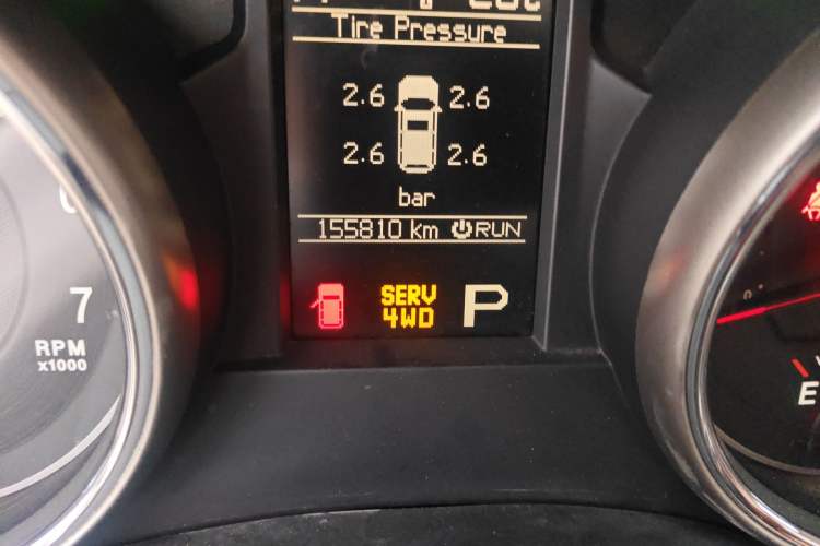 Used Jeep Grand Cherokee 2011 5.7L Flagship Navigation Edition Odometer Close Up