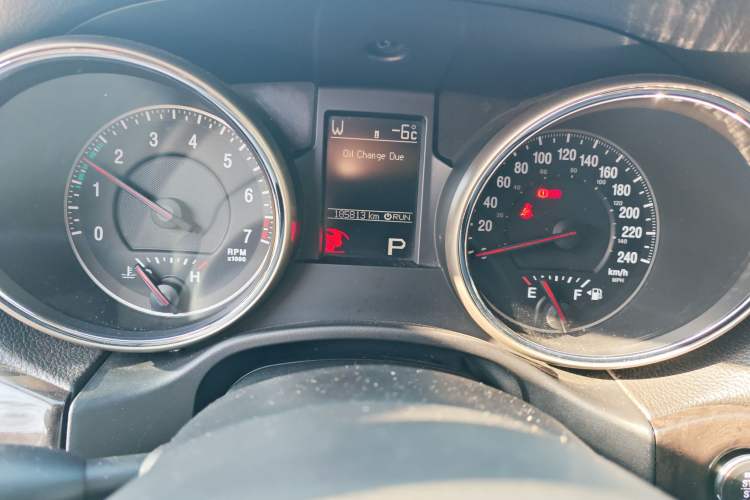 Used Jeep Grand Cherokee 2011 3.6L Comfort Edition Odometer Close Up
