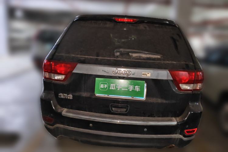 Used Jeep Grand Cherokee 2011 3.6L Luxury Edition Rear