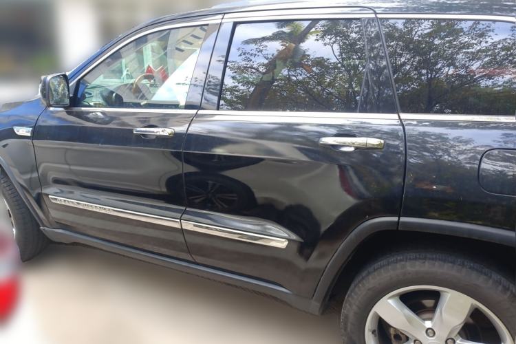 Used Jeep Grand Cherokee 2011 3.6L Luxury Edition Rear Left 45 Deg