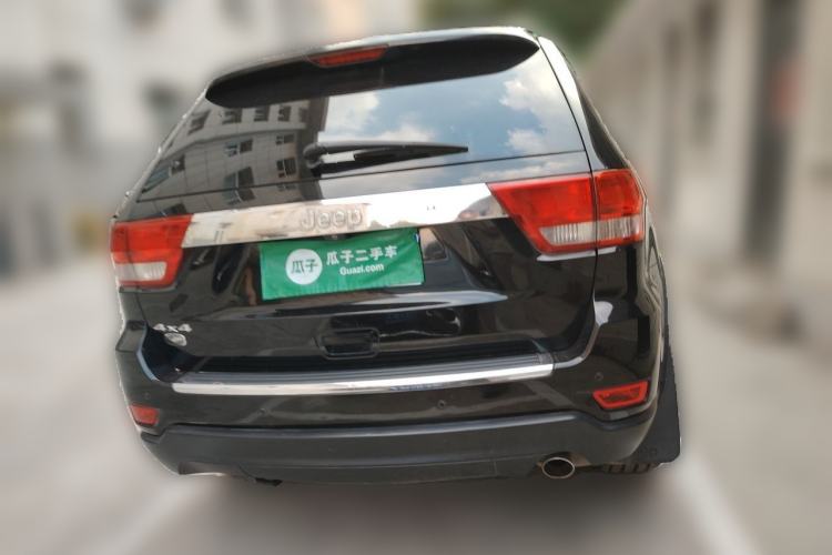 Used Jeep Grand Cherokee 2011 3.6L Flagship Edition Rear