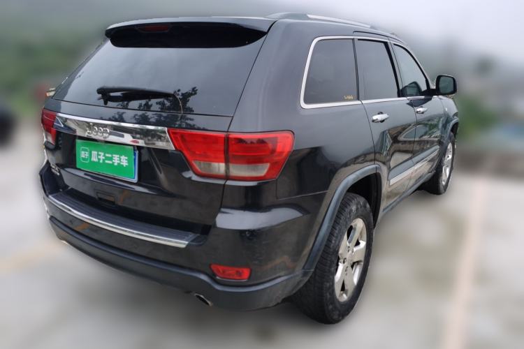 Used Jeep Grand Cherokee 2011 3.6L Luxury Navigation Edition Rear Right 45 Deg