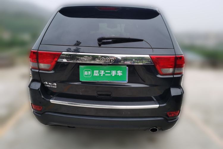 Used Jeep Grand Cherokee 2011 3.6L Luxury Navigation Edition Rear