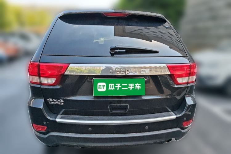 Used Jeep Grand Cherokee 2011 3.6L Luxury Navigation Edition Rear
