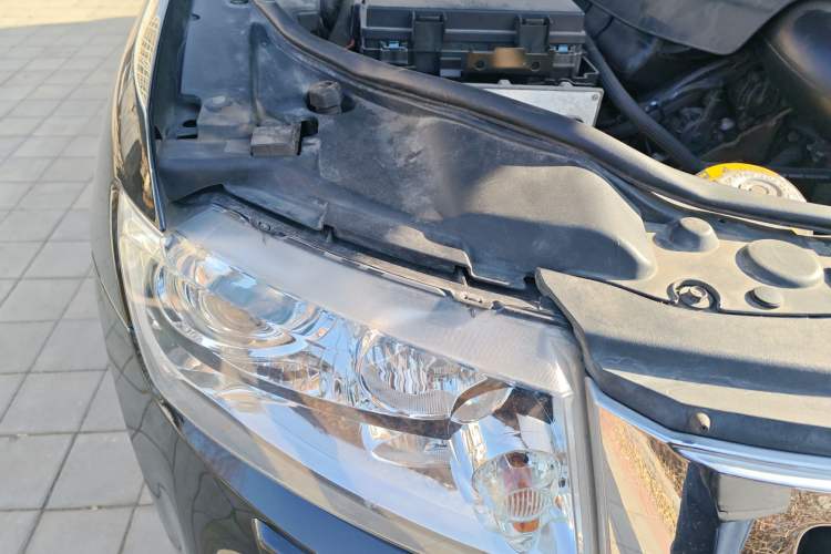 Used Jeep Grand Cherokee 2011 3.6L Comfort Edition Right Front Headlight