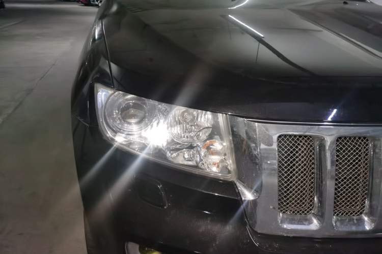 Used Jeep Grand Cherokee  Right Front Headlight