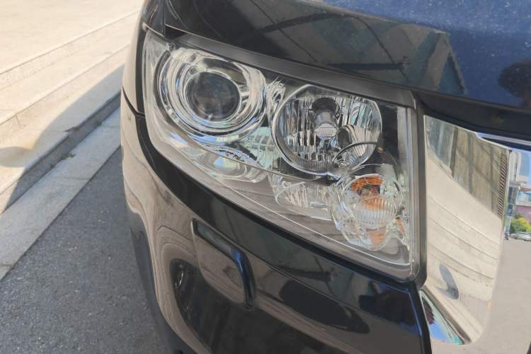 Used Jeep Grand Cherokee 2011 Revised Version 3.6L Comfort Edition Right Front Headlight