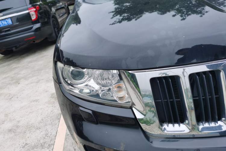 Used Jeep Grand Cherokee 2011 3.6L Luxury Navigation Edition Right Front Headlight