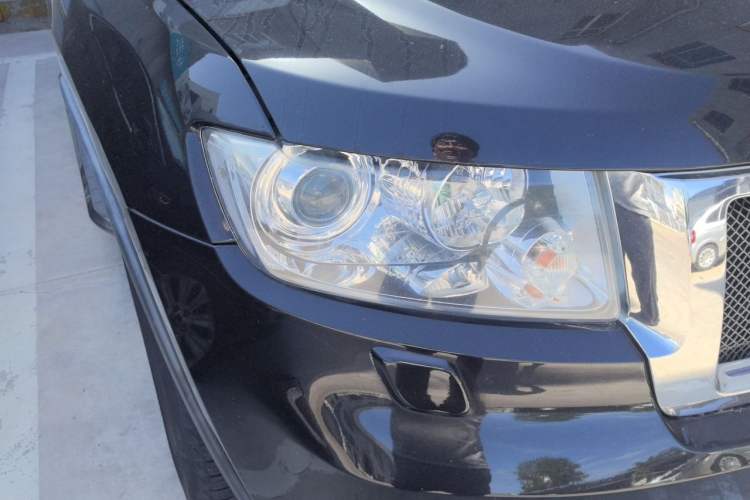 Used Jeep Grand Cherokee 2011 Revised Version 3.6L Comfort Edition Right Front Headlight