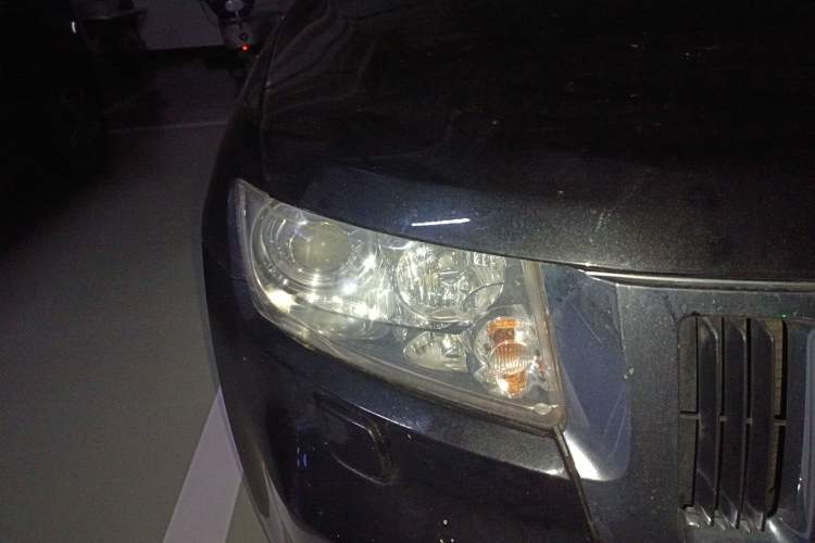 Used Jeep Grand Cherokee 2011 Revised Version 3.6L Comfort Edition Right Front Headlight
