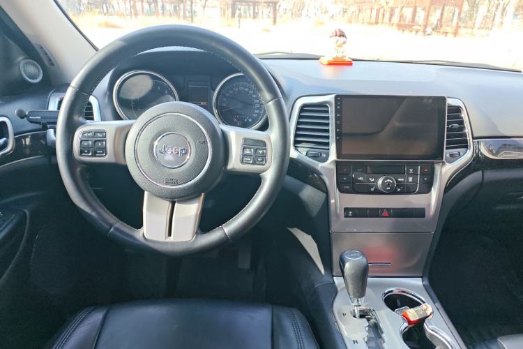 Used Jeep Grand Cherokee 2011 3.6L Comfort Edition Steering Wheel