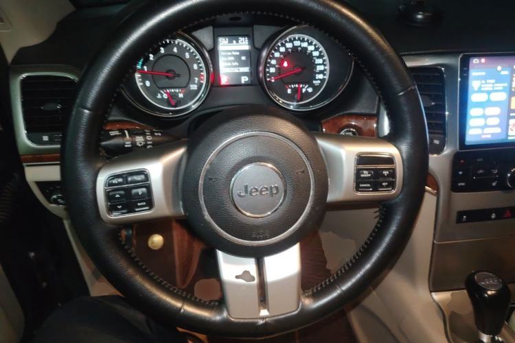 Used Jeep Grand Cherokee 2011 3.6L Luxury Edition Steering Wheel