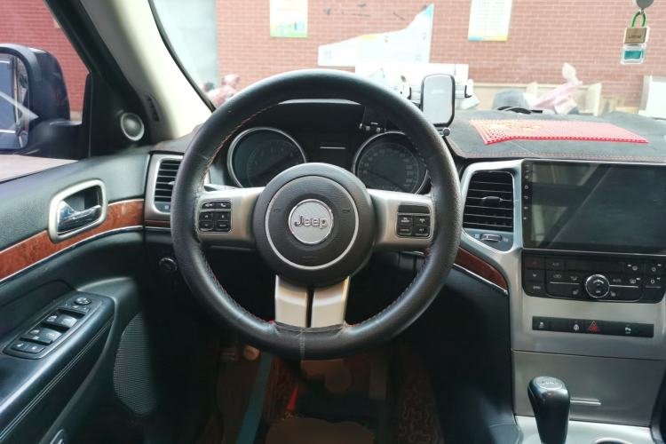 Used Jeep Grand Cherokee 2011 Revised 3.6L Luxury Navigation Edition Steering Wheel