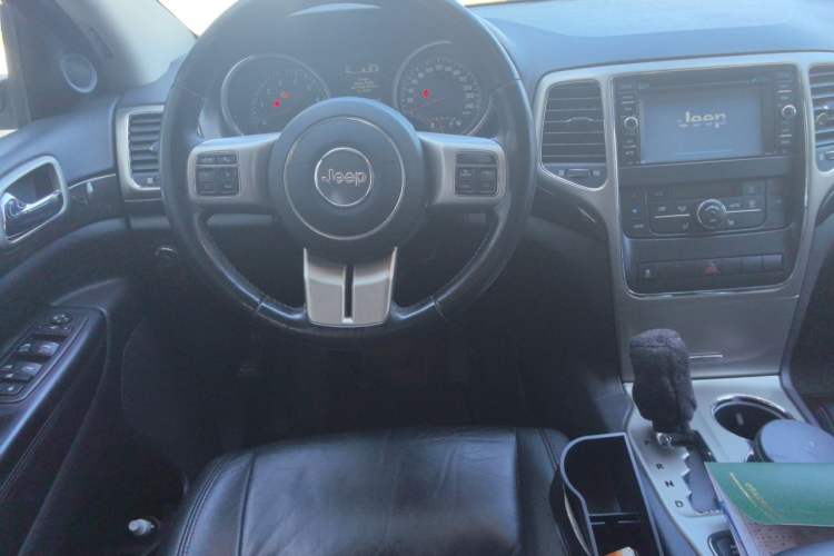 Used Jeep Grand Cherokee 2011 Revised Version 3.6L Comfort Edition Steering Wheel