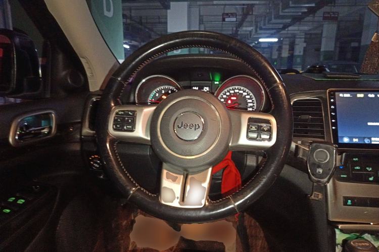 Used Jeep Grand Cherokee 2011 Revised Version 3.6L Comfort Edition Steering Wheel